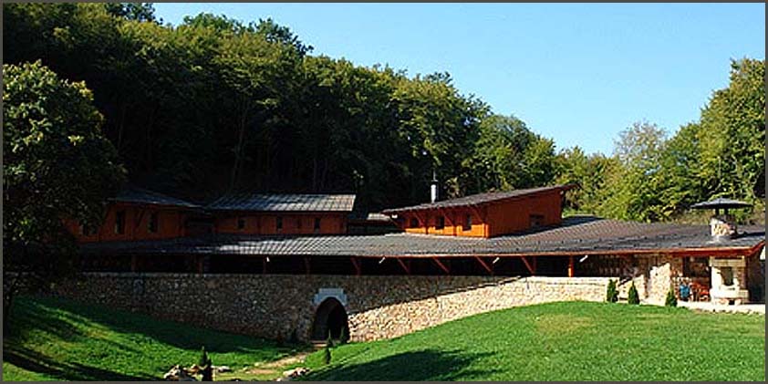 Vörös-tói látogatóközpont Vörös-tói látogatóközpont