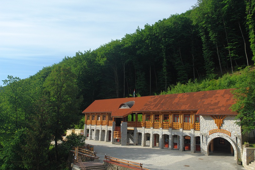 Jósvafői fogadótér Jósvafői fogadótér